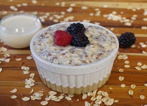 delicious overnight oats with fruits