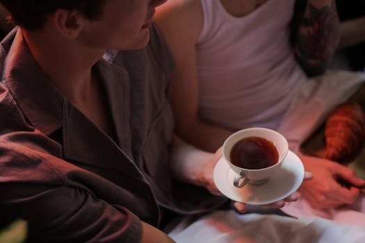 group of friends enjoying virtual breakfast